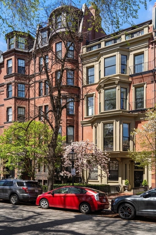 For Sale $4,750,000 • Co-Listing Agent