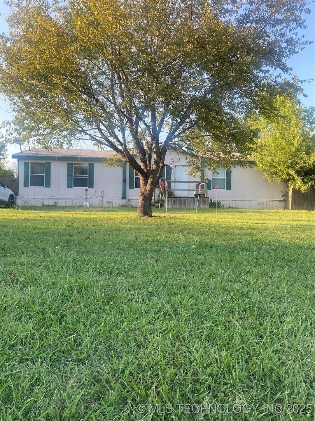 427 Spring Creek St, Pryor, OK 74361 - photo 1