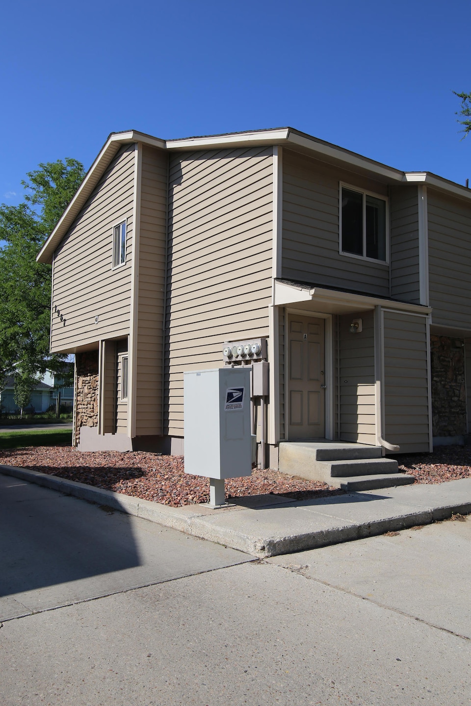 1961 Edwards Dr B