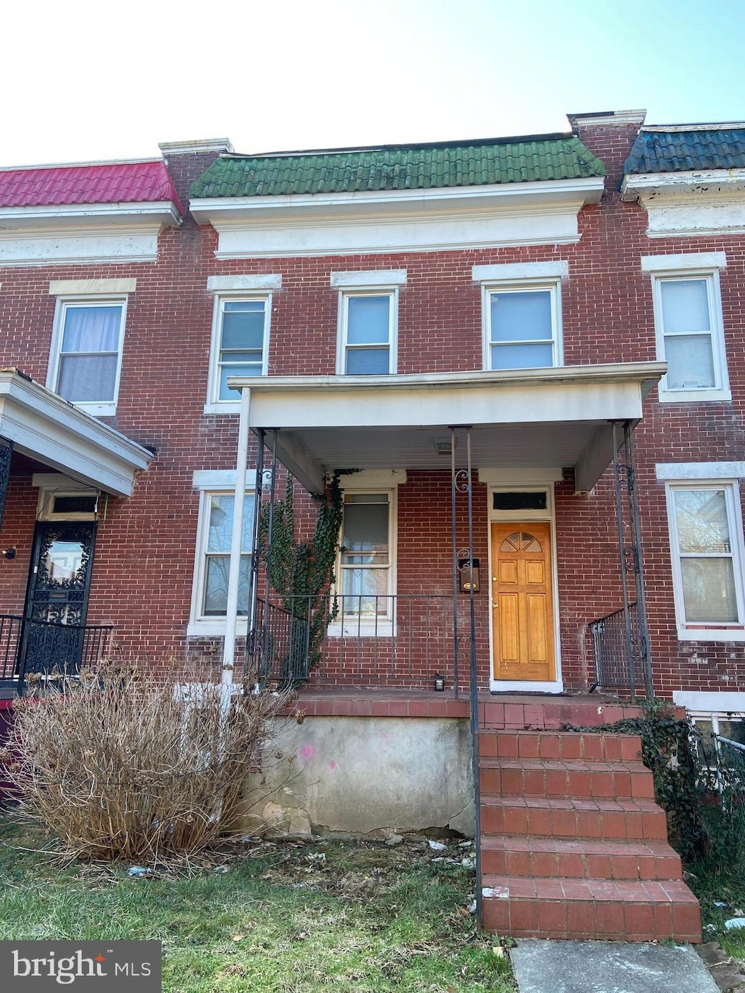 3921 W Mulberry St, Baltimore, MD 21229 - photo 1