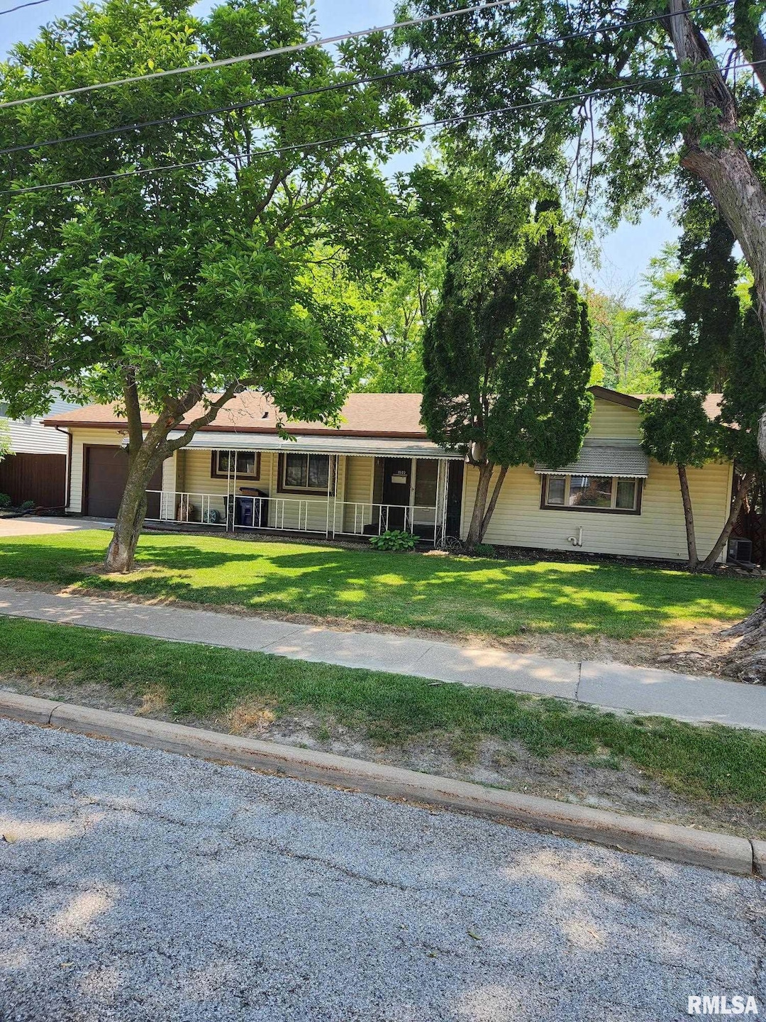 1503 14th St, Bettendorf, IA 52722 - photo 1