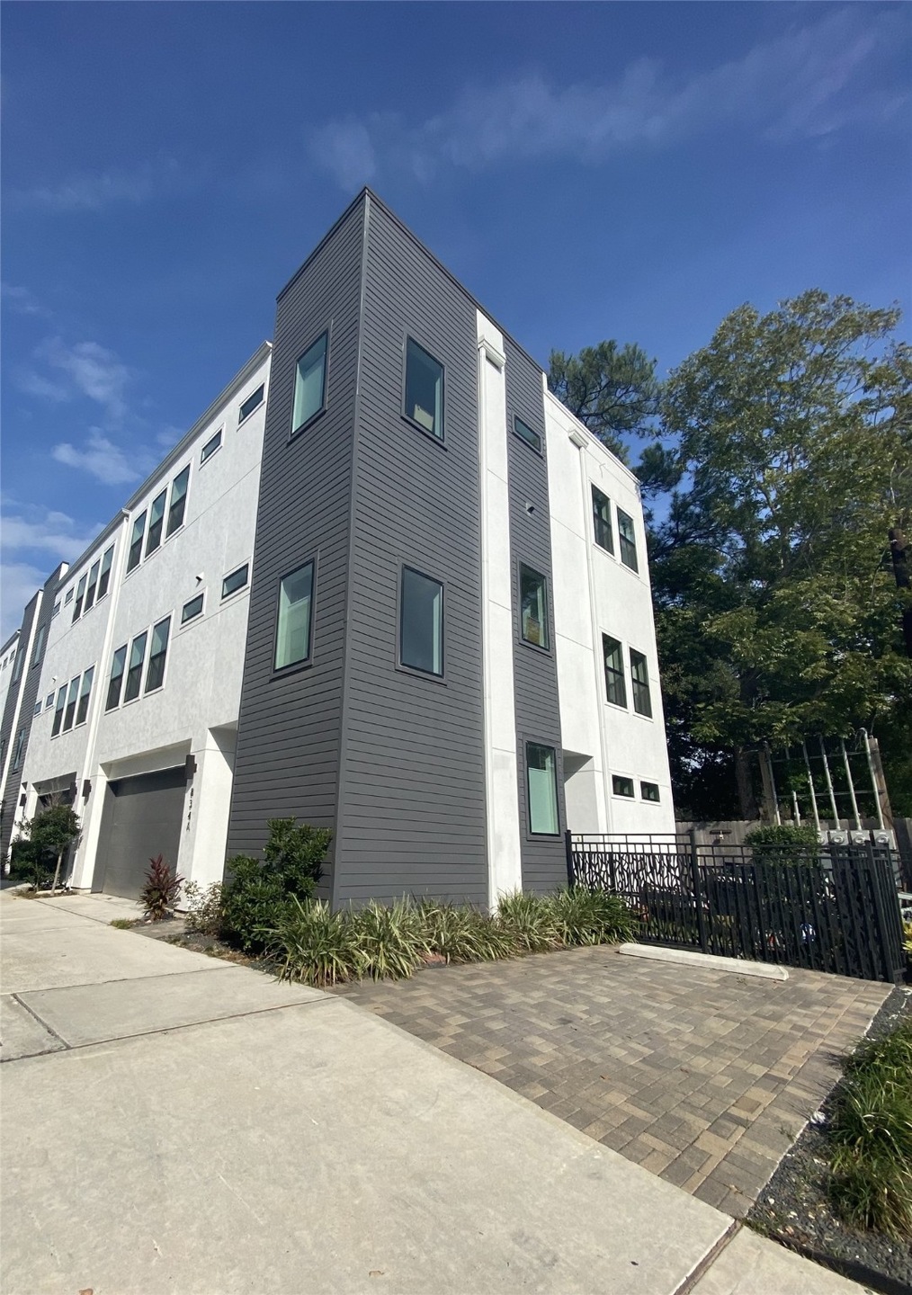 834 Fisher St unit A, Houston, TX 77018 - photo 1