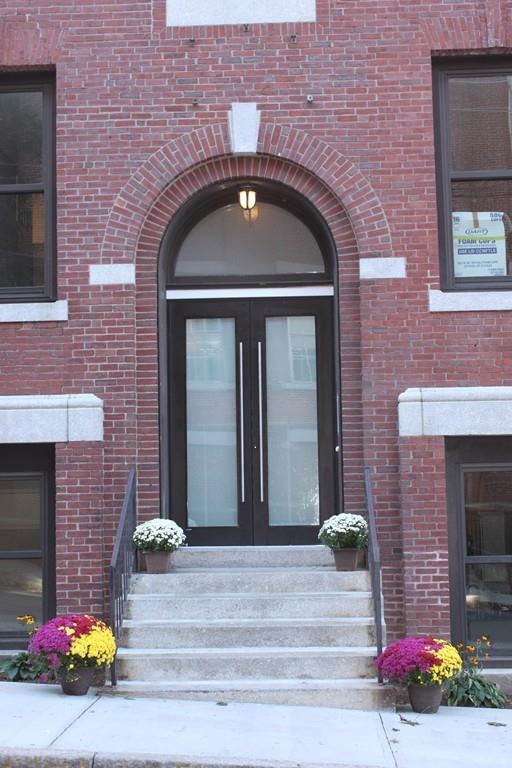 10 Merrymount Rd unit 203, Quincy, MA 02169 - photo 1