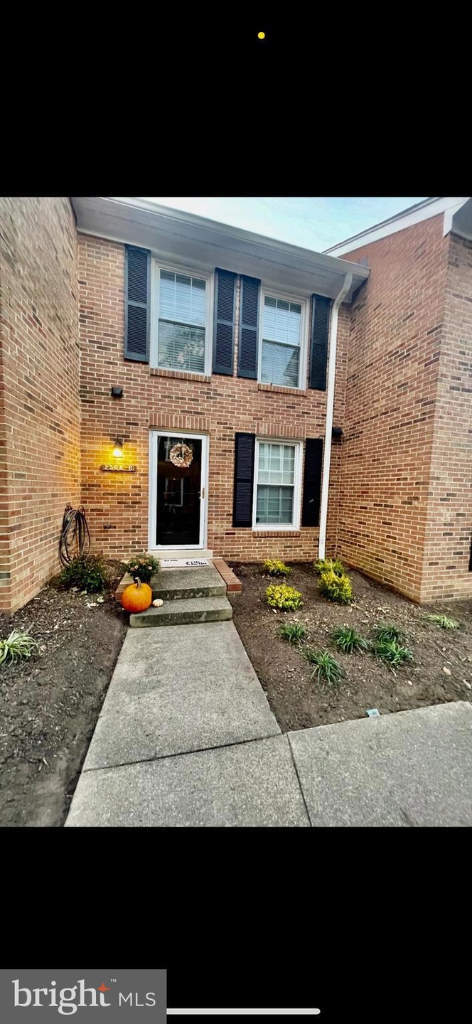 2568 B S Arlington Mill Dr unit B, Arlington, VA 22206 - photo 1