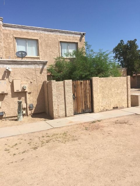 4517 Riverside 1