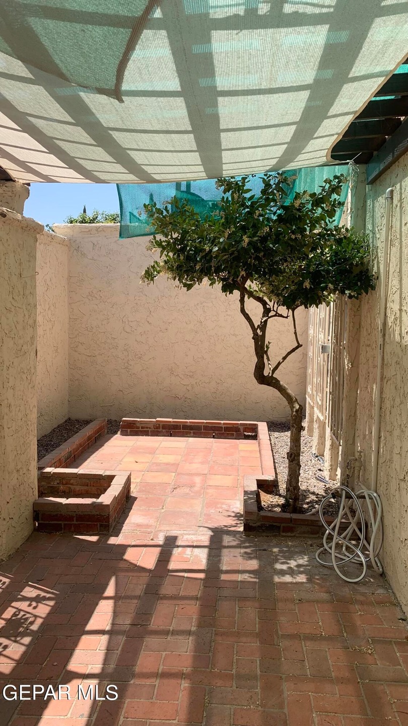 10628 Springwood Dr unit C, El Paso, TX 79935 - photo 1