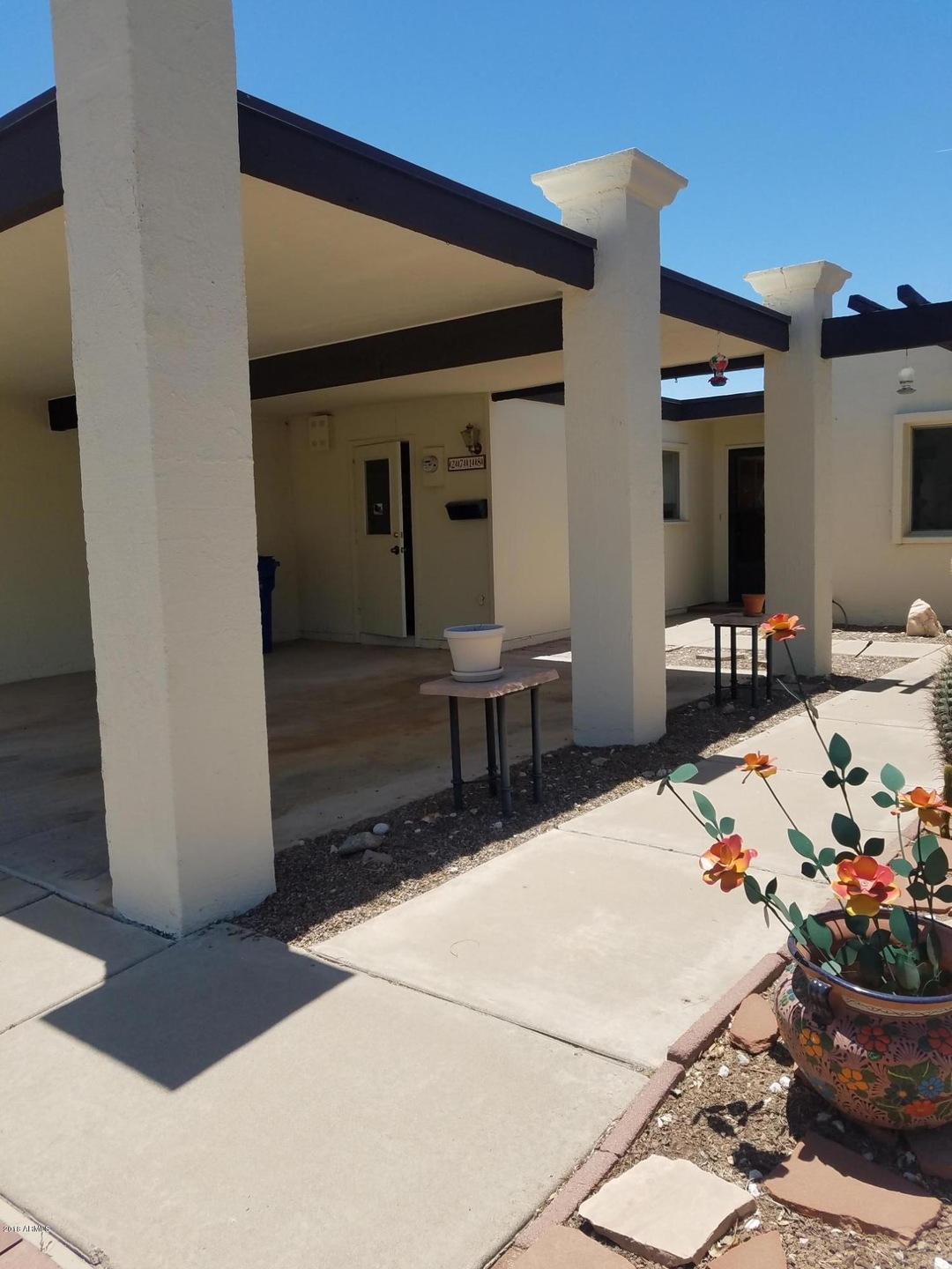 pic front of house
