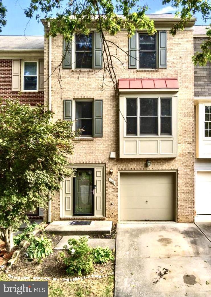 106 W Locust St, Occoquan, VA 22125 - photo 1