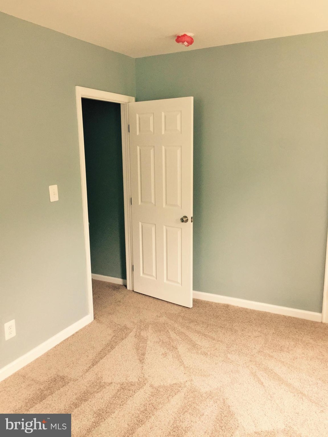 918 46th St NE, Washington, DC 20019 - photo 1