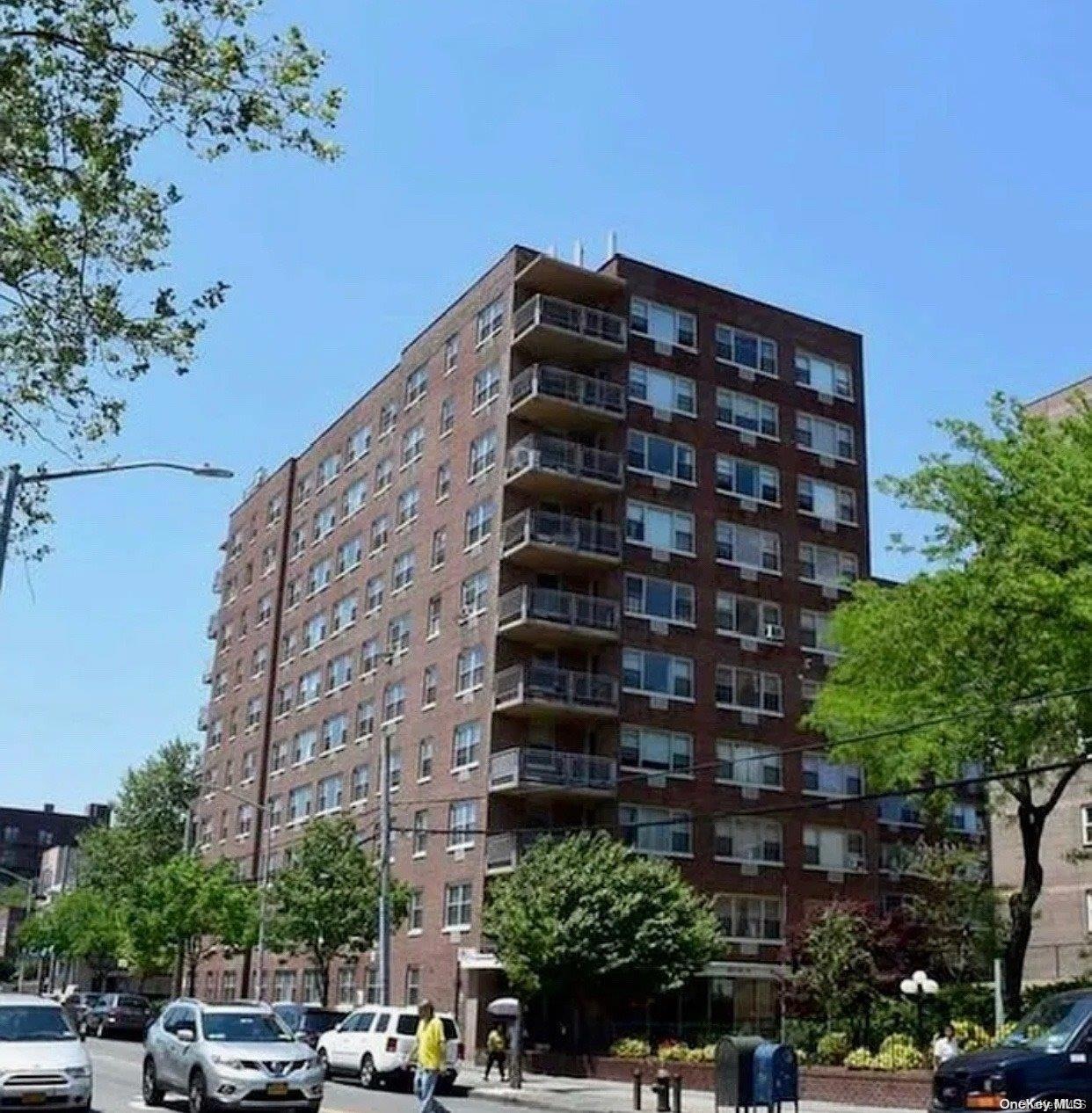 Elmhurst Towers Apartments unit 6-O, Elmhurst, NY 11373 - photo 1