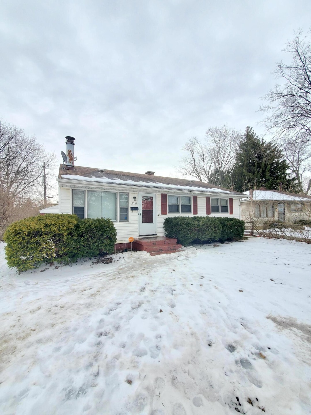 3353 Towers Ct S, Columbus, OH 43227 - photo 1