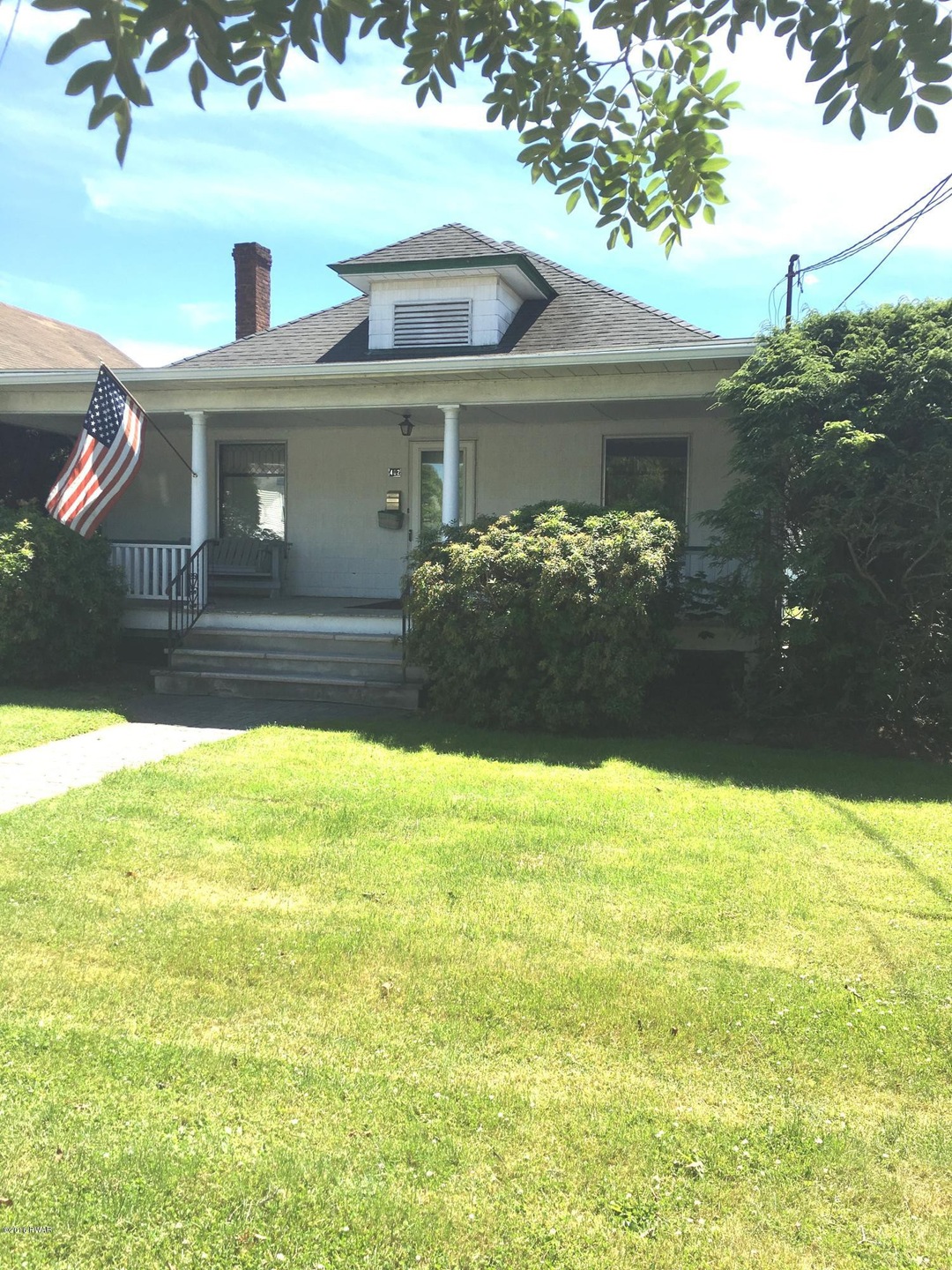 402 W Harford St, Milford, PA 18337 - photo 1