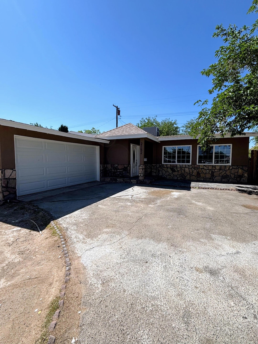 2152 E ave Q5