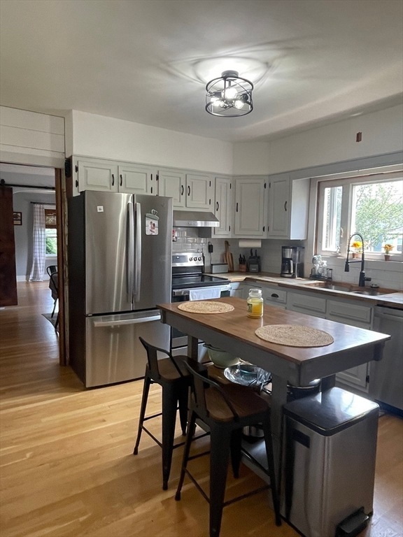 85 Quinapoxet Ln, Worcester, MA 01606 - photo 1