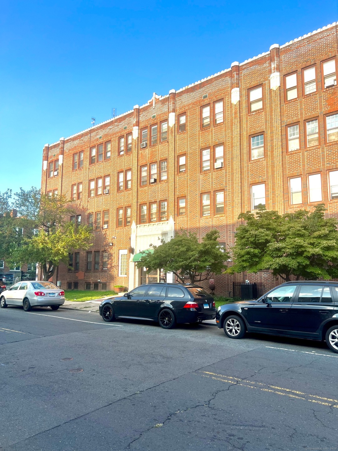 330 Laurel St unit 202, Hartford, CT 06105 - photo 1