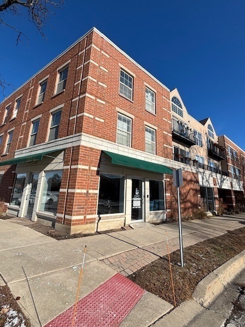 1800 Dewes St unit 314, Glenview, IL 60025 - photo 1