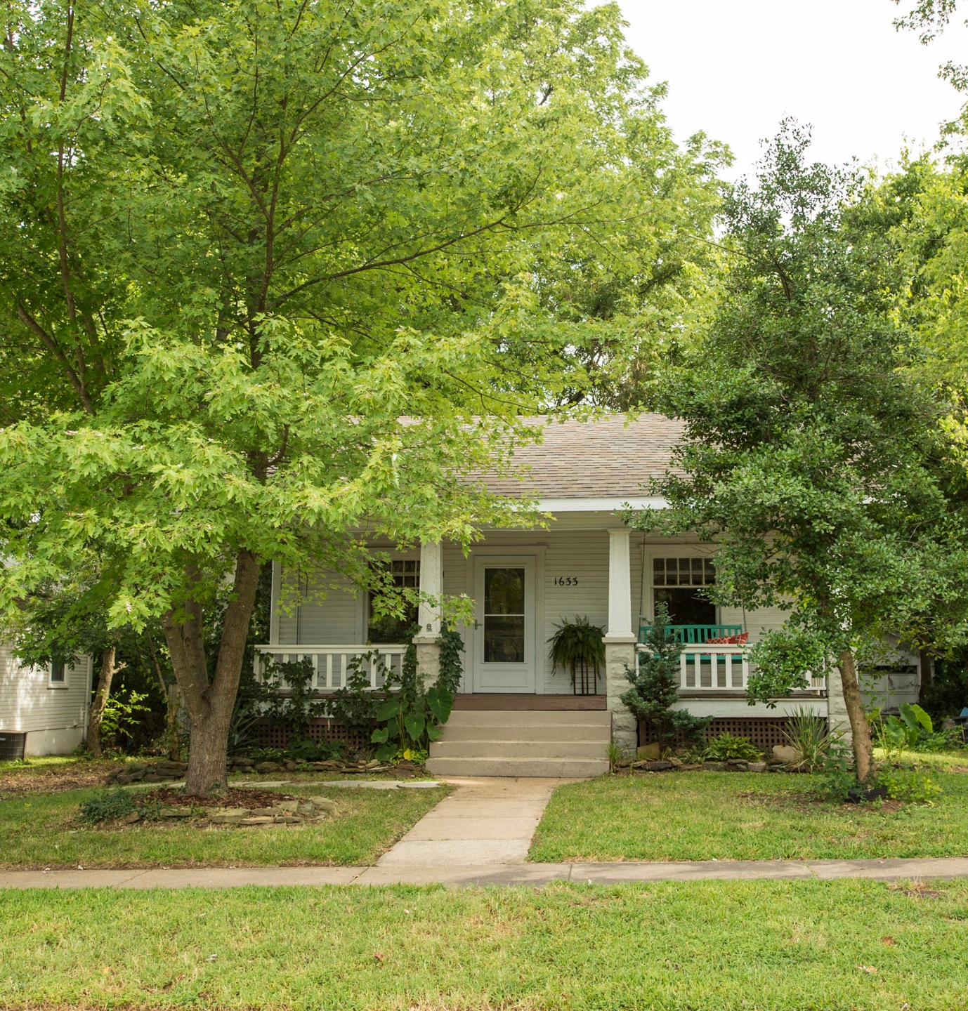 1633 E Cairo (35)