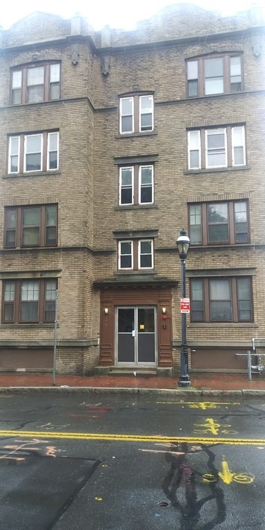 144 Spring St unit 4R, Springfield, MA 01105 - photo 1