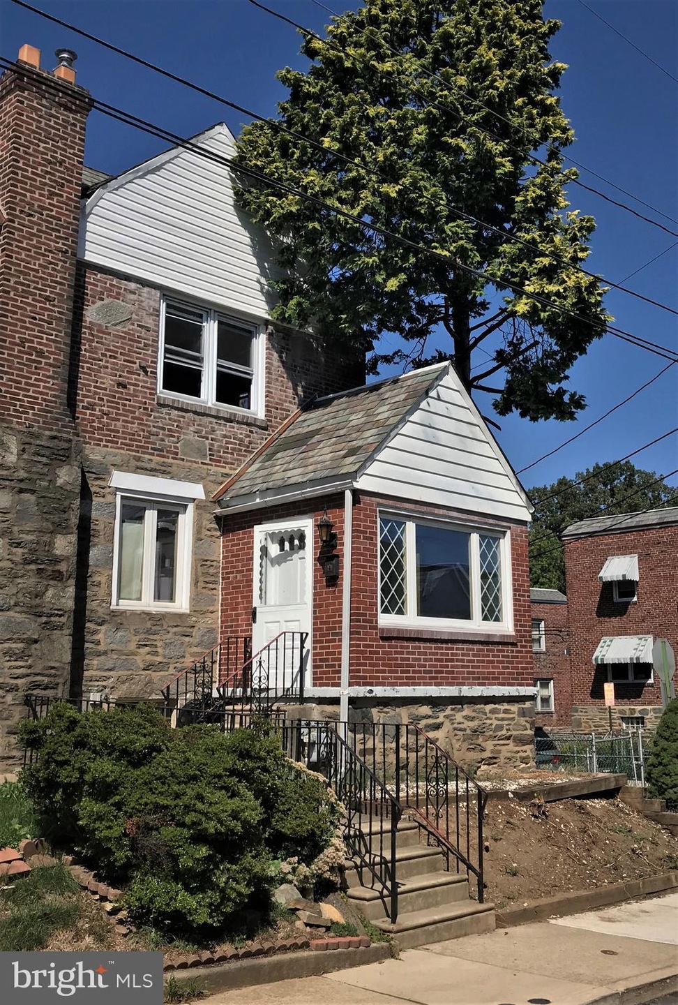 6831 Radbourne Rd, Upper Darby, PA 19082 - photo 1