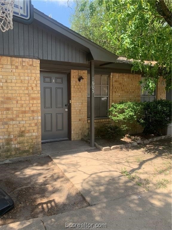 1605 Mossglenn Cir, College Station, TX 77840 - photo 1