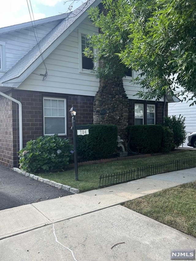 704 3rd Ave unit 2, Lyndhurst, NJ 07071 - photo 1