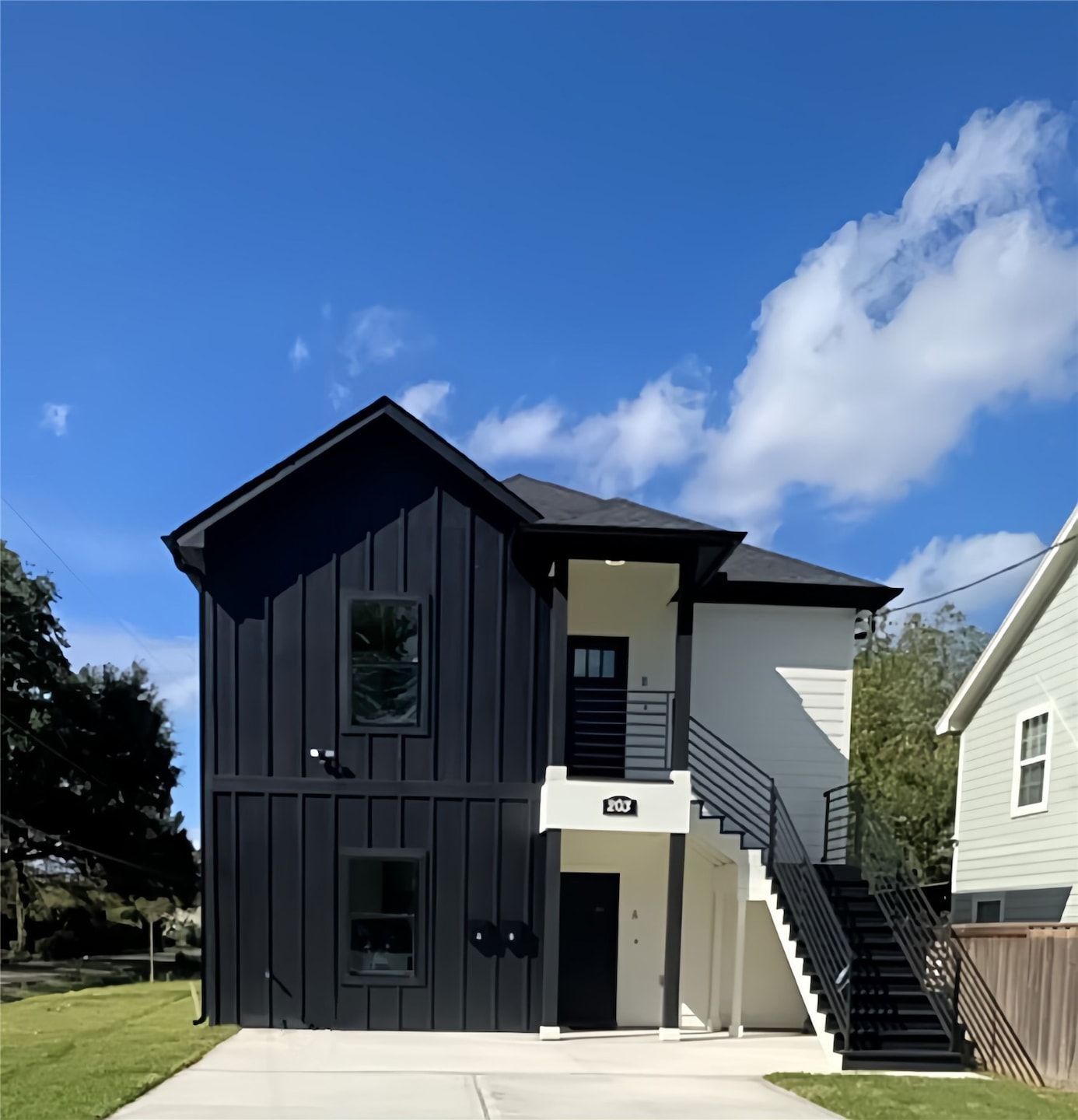 203 Wallace St, Houston, TX 77022 - photo 1