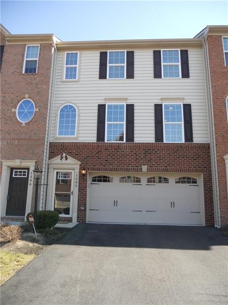 Welcome to 1205 Pointe View Drive.   Located in th