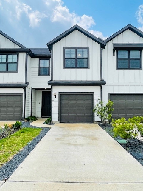 Welcome Home! 27915 Western Creek Ct