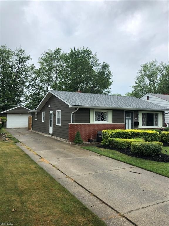 2158 Rockefeller Rd, Wickliffe, OH 44092 - photo 1