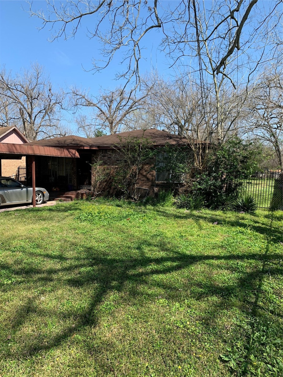 5624 Los Angeles St, Houston, TX 77026 - photo 1