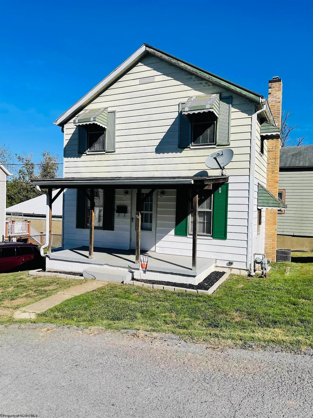 Under Contract $99,999 • Co-Listing Agent