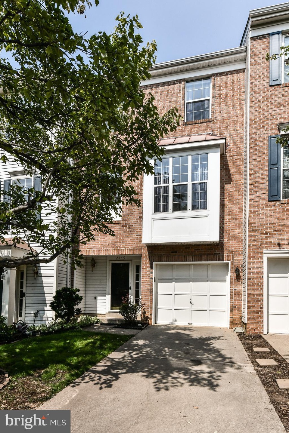 2449 Clover Field Cir, Herndon, VA 20171 - photo 1