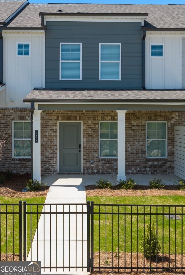 Exterior Lot 10