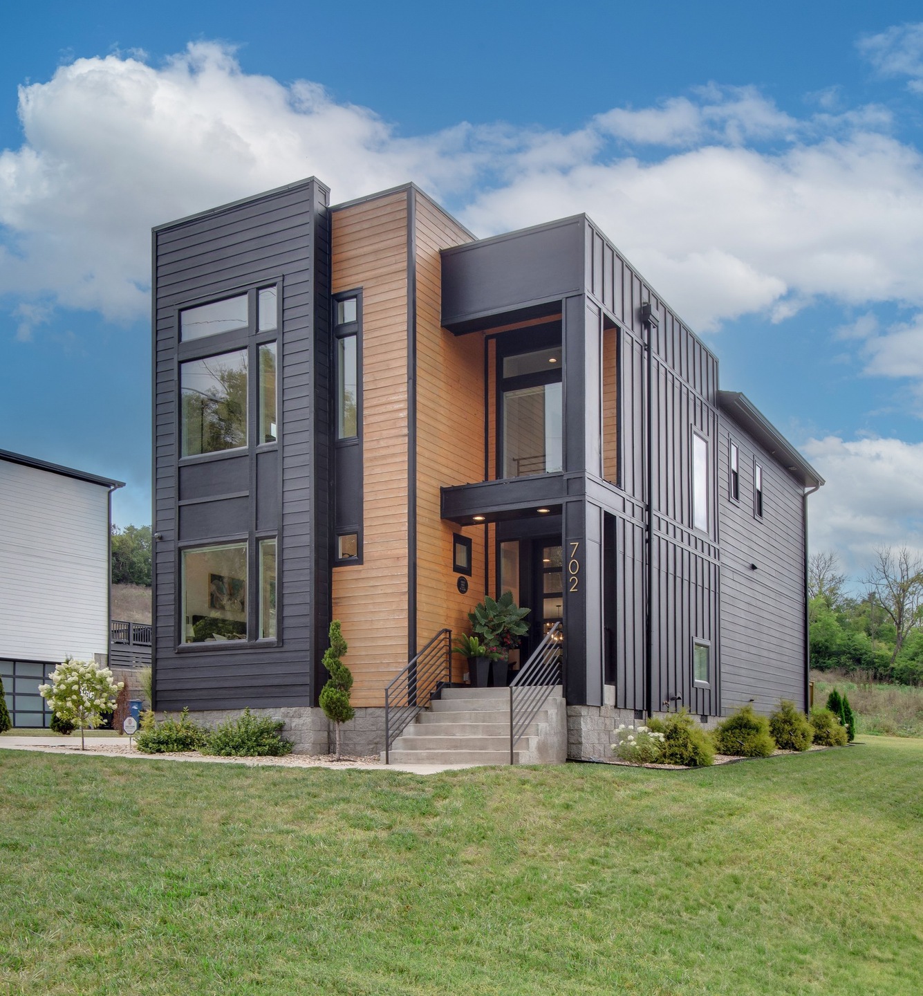 702 W 4th St, Columbia, TN 38401 - photo 1