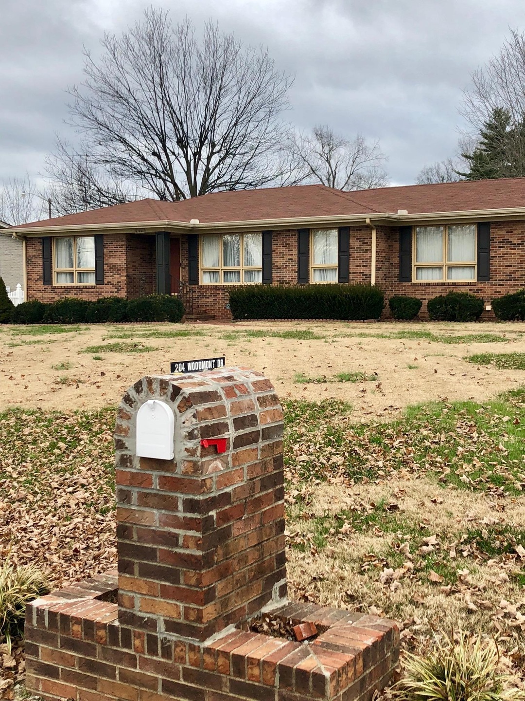 204 Woodmont Dr, Shelbyville, TN 37160 - photo 1