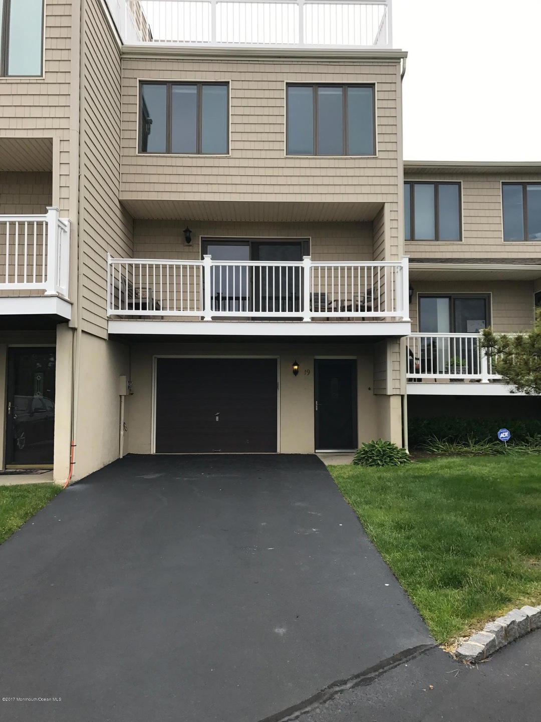 19 Meredith Ct unit 9, Monmouth Beach, NJ 07750 - photo 1