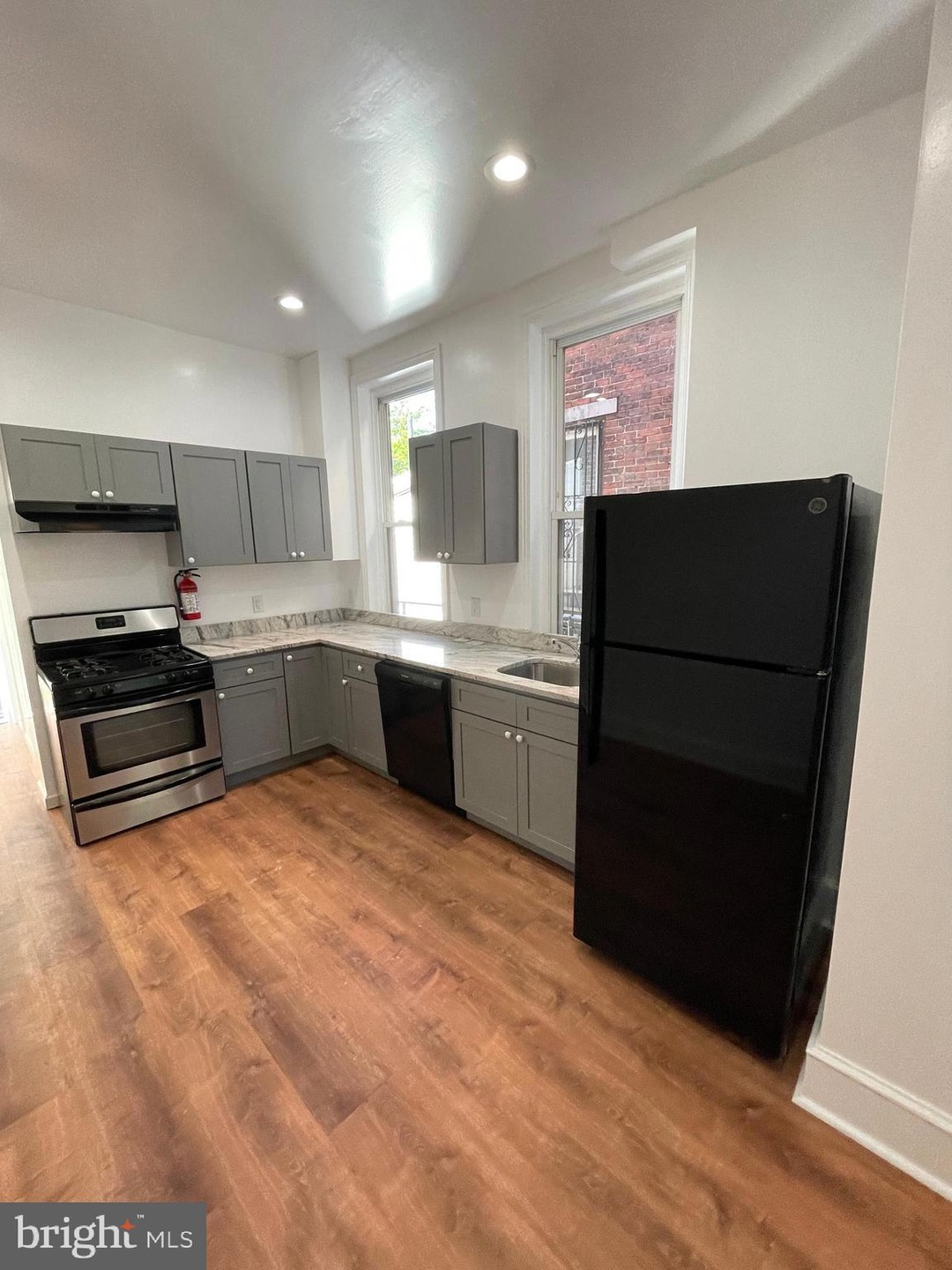 514 Stevens St, Camden, NJ 08103 - photo 1