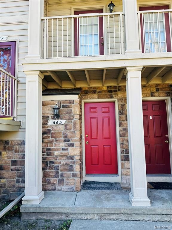 663 Lewa Downs Dr unit 98, Pontiac, MI 48341 - photo 1