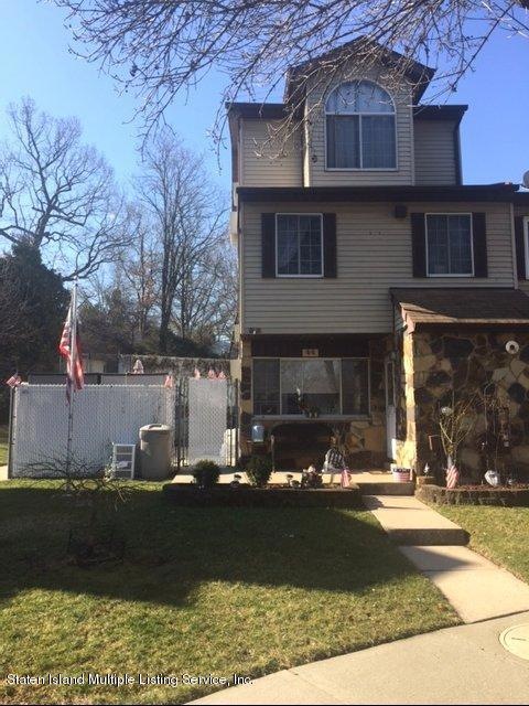 44 Croft Ct, Staten Island, NY 10306 - photo 1