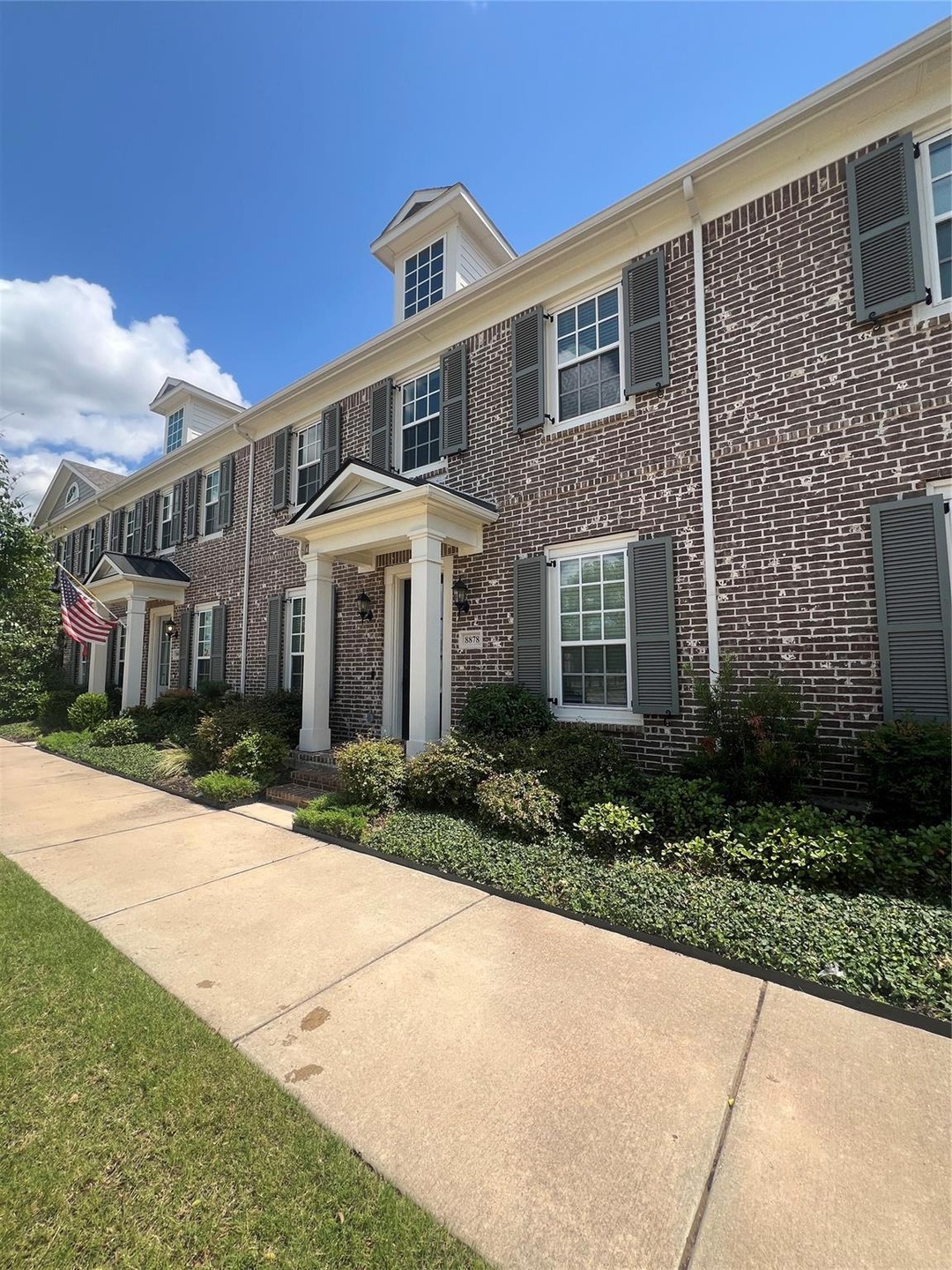 8878 Ice House Dr, North Richland Hills, TX 76180 - photo 1