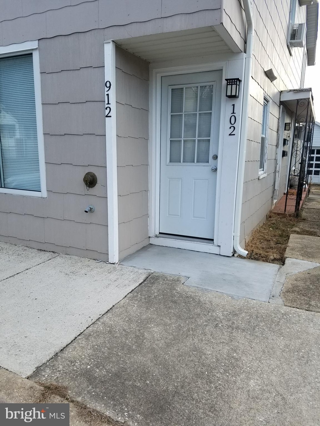 912 Montgomery St unit 102, Laurel, MD 20707 - photo 1