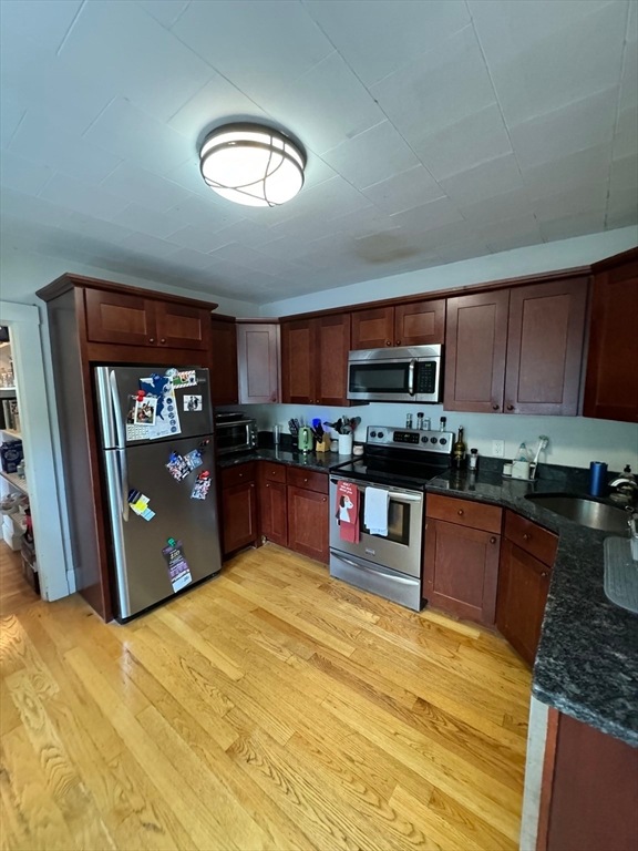 82 Spruce St unit 82, Watertown, MA 02472 - photo 1