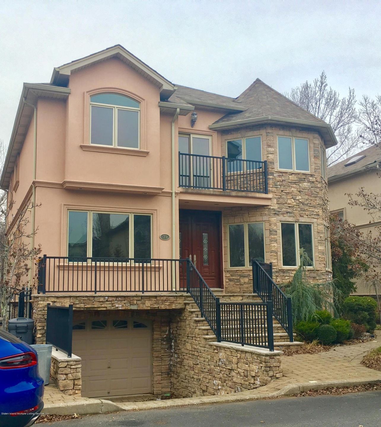 39 Bruno Ln