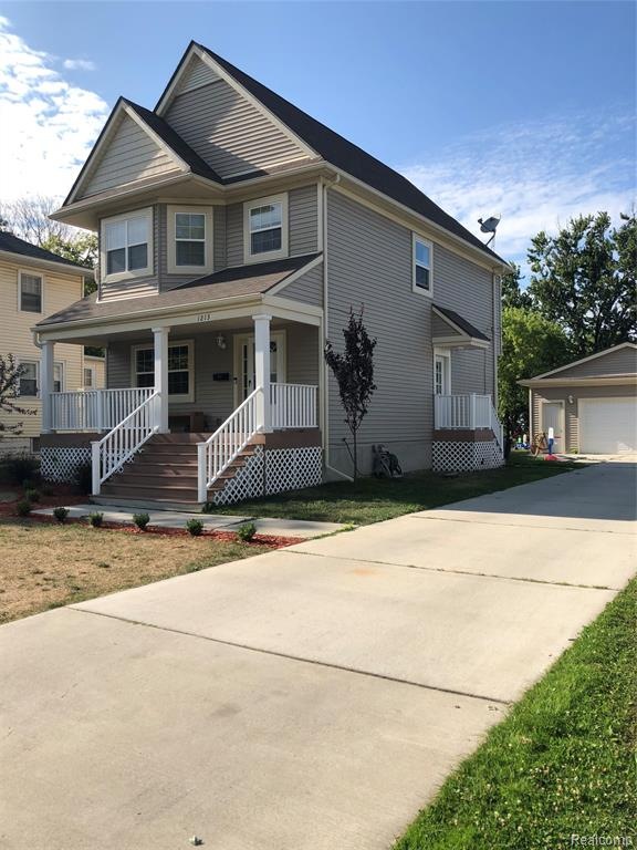 1213 Chestnut St, Port Huron, MI 48060 - photo 1