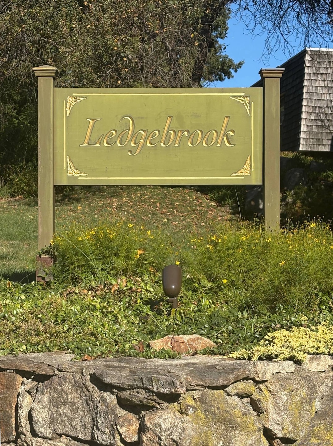 90 Ledgebrook Dr, Norwalk, CT 06854 - photo 1