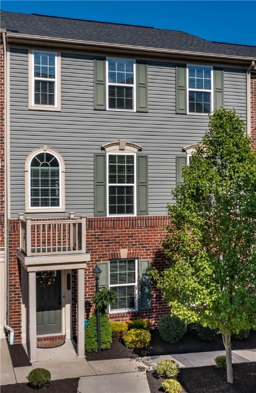 Welcome To 229 Thornapple Lane!