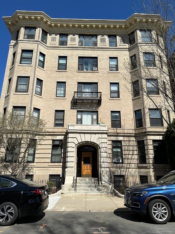 137 Peterborough St unit 8, Boston, MA 02215 - photo 1