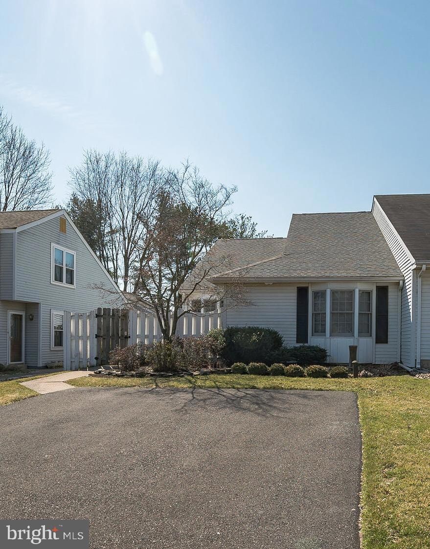 249 Wood Stream Ct, Langhorne, PA 19047 - photo 1