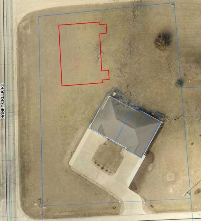 106 E Honey Creek Dr, Manchester, IA 52057 - photo 1