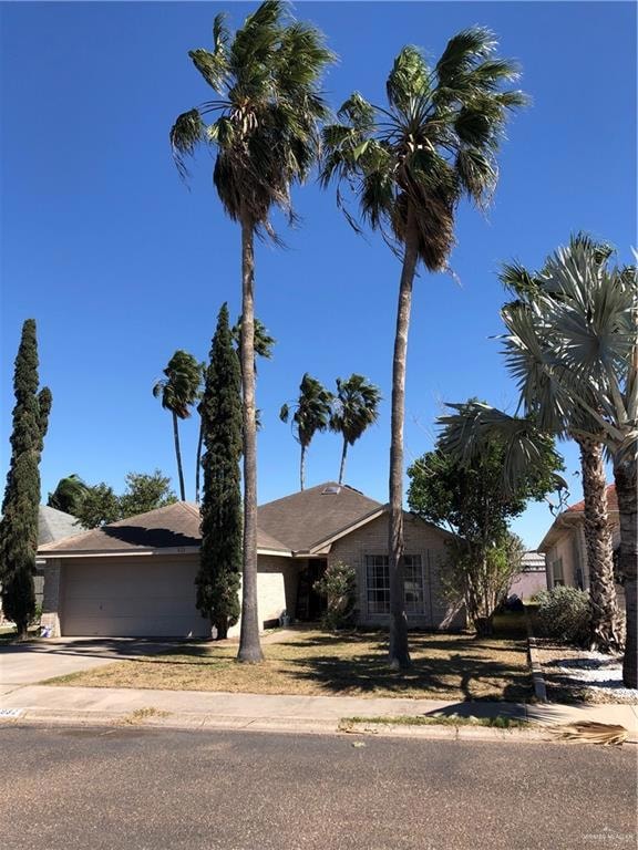 932 Katrin Dr, Alamo, TX 78516 - photo 1